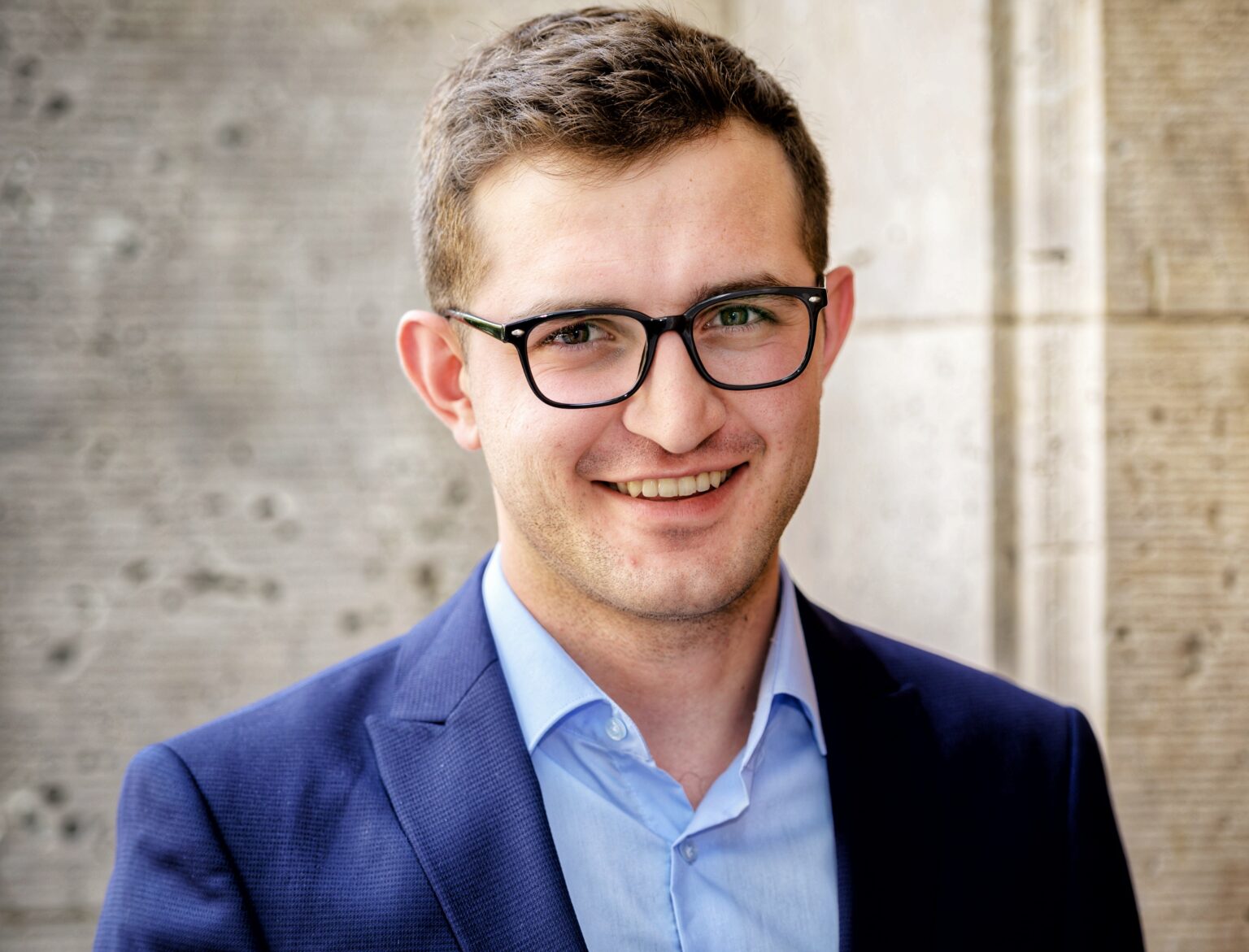 იურისტი. contract and corporate lawyer in Georgia. იურისტი